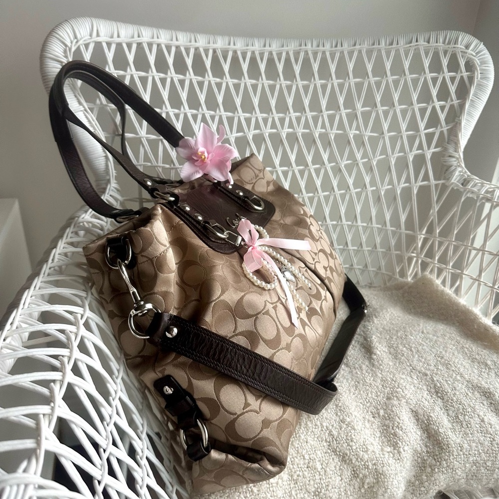 Vintage Coach Canvas Ashley tote bag in brown - Picture 3 of 11